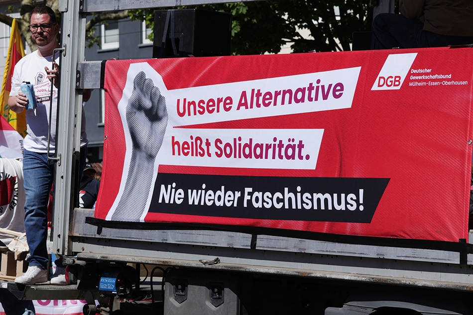 Verspätet und blockiert – ein frustrierender 1. Mai für Neonazis