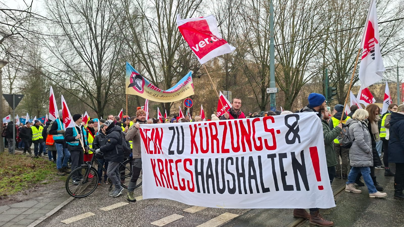„Wedding ohne Waffen! Gemeinsam gegen Krieg!“
